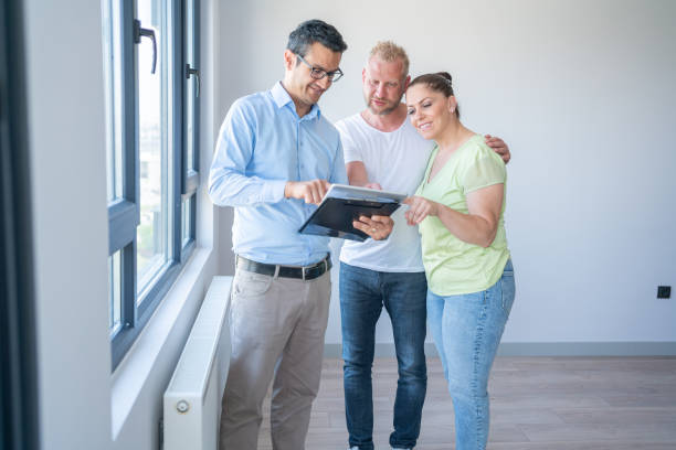 istock Buying New House 1406185365