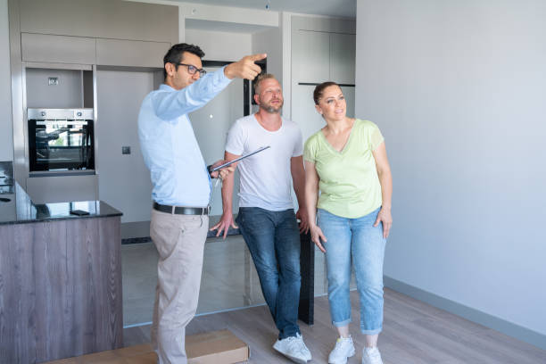 istock Buying New House 1406186745