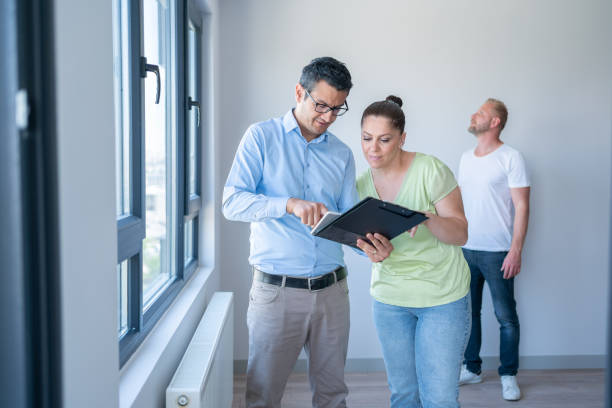 istock Buying New House 1406187282