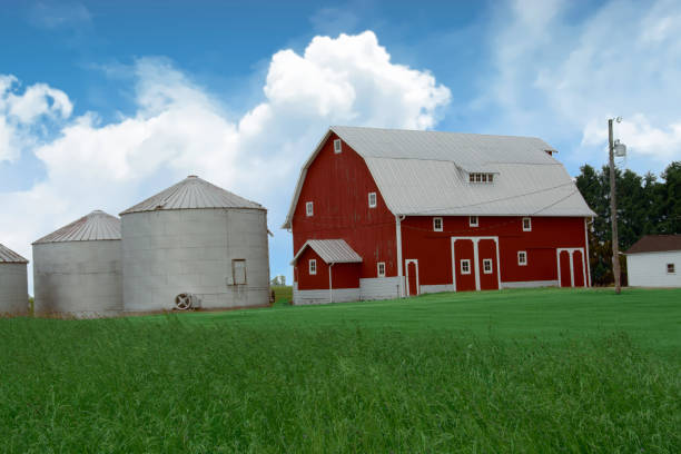 istock Barn-Red Barn-Howard County,Indiana 1406192761