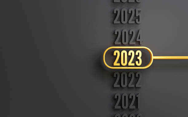 dorado 2023 año en marco de oro entre negro otro año para el enfoque comercial y la preparación feliz año nuevo concepto por ilustración de renderizado 3d. - change aspirations planning business fotografías e imágenes de stock