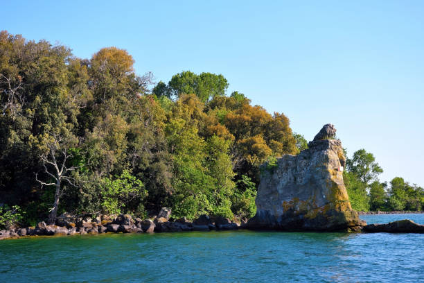 istock lake bolsena viterbo italy 1406210783