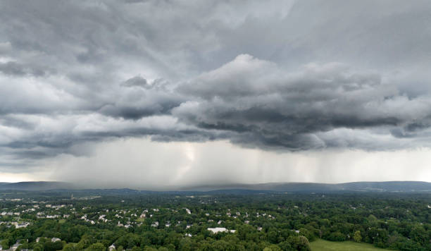 burza deszczowa - storm cloud thunderstorm storm cloud zdjęcia i obrazy z banku zdjęć