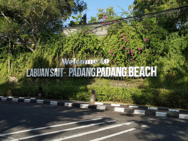 istock Welcome sign at Padang Padang beach, Bali, Indonesia 1406315270