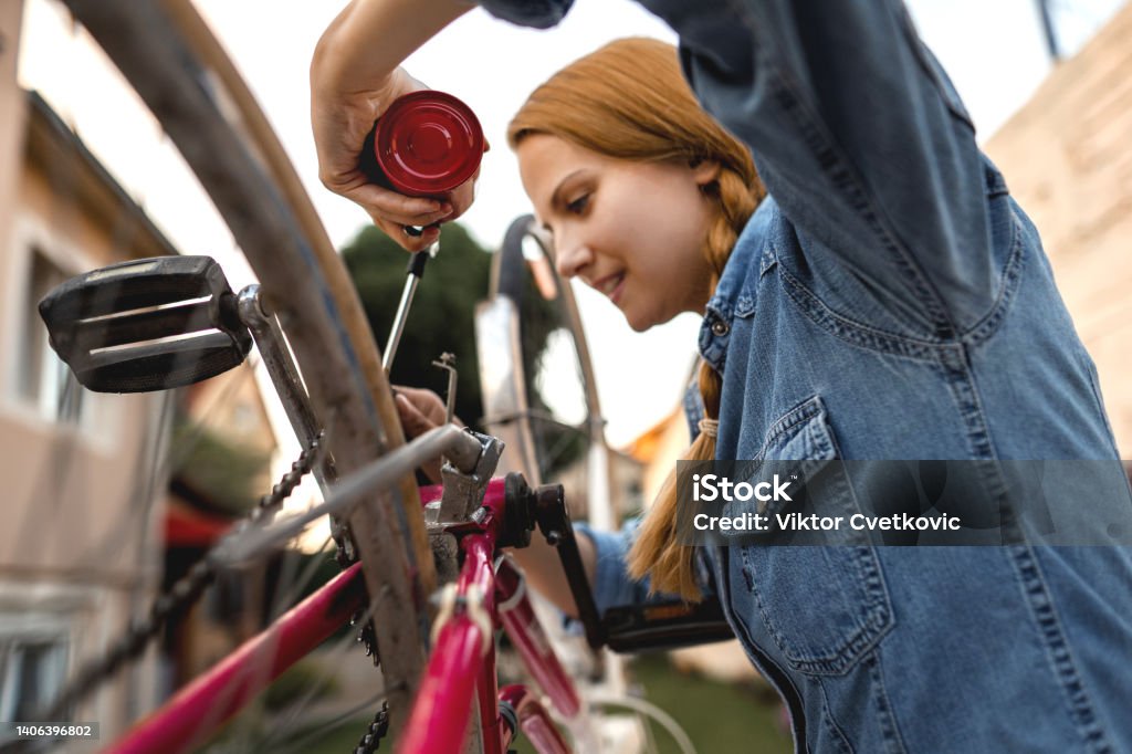 Sửa chữa xe đạp cũ sẽ giúp bạn tận dụng lại những chiếc xe thân yêu của mình, hãy xem hình ảnh này để cảm nhận sự tinh tế và chuyên nghiệp tại một cửa hàng sửa xe đạp cũ đáng tin cậy.