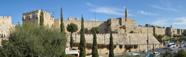 el muro occidental de la ciudad vieja de jerusalén. - the western wall wall east city fotografías e imágenes de stock