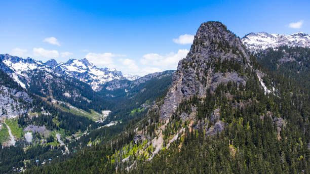 pct - north cascades, waszyngton - north cascades national park mountain above cascade range zdjęcia i obrazy z banku zdjęć