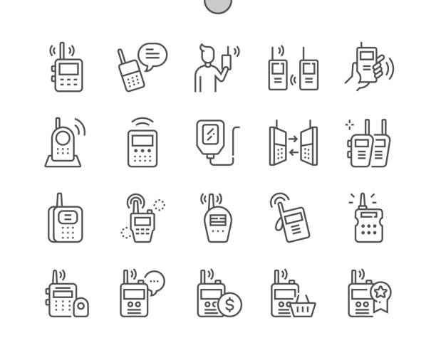 рация. портативный радиоприемопередатчик для связи. военная техника. pixel perfect вектор тонкие линейные значки. простая минимальная пиктограм� - walkie talkie stock illustrations