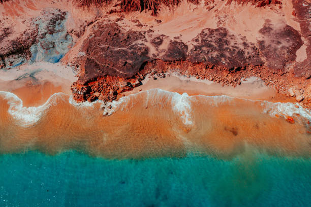 идиллическое отдаленное пляжное направление - australia стоковые фото и изображения