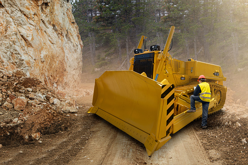 Engineer programs autonomous bulldozer using digital tablet