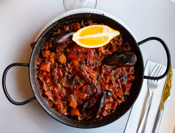istock Portion of fresh seafood paella 1406564927