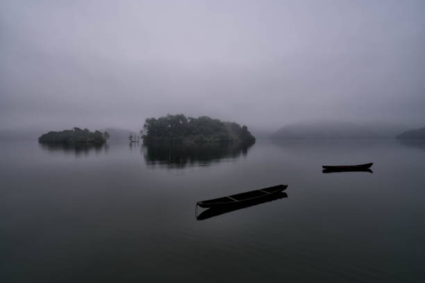 istock boat in the lake 1406727105