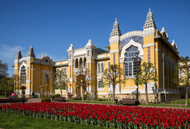 Main Narzan Baths in Kislovodsk Kislovodsk, Russia - May 12, 2022: The building of the Main Narzan Baths on Kurortny Boulevard stavropol stavropol krai stock pictures, royalty-free photos & images