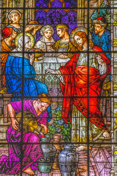 jesus mudando vinho da água vitralam igreja gesu miami florida - stained glass jesus christ water wine - fotografias e filmes do acervo