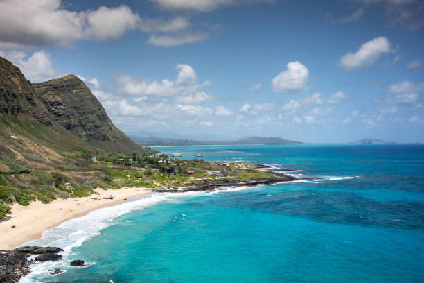 istock Sea with crystal clear water in Hawaii 1406800675