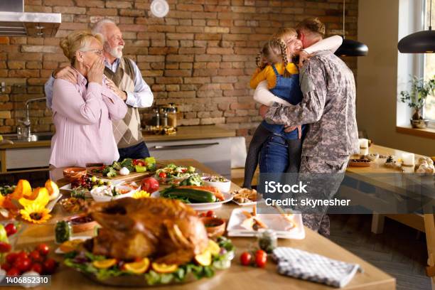 Homecoming Of A Military Father On Thanksgiving Stock Photo - Download Image Now - Thanksgiving - Holiday, Military, Veteran