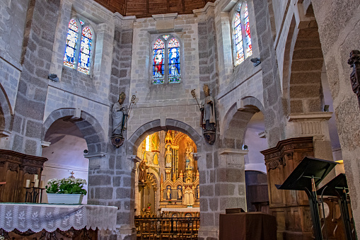 Choir of the church of Saint-Nicolas de Barfleur built in the seventeenth century located at the entrance of the port in replacement of a Romanesque church of the eleventh century, at 18/135, 800 iso, f 13, 1/2 second