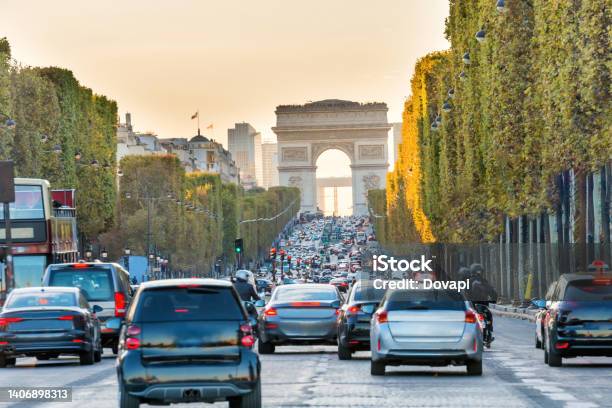 Avenue Des Champselysees And Arc De Triomph Stock Photo - Download Image Now - Paris - France, Arc de Triomphe du Carrousel, Car