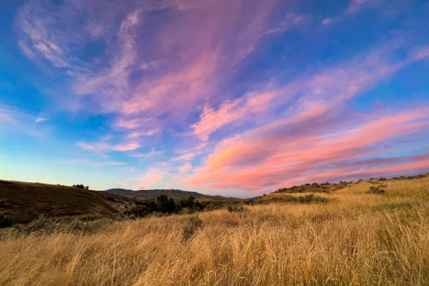 아이다호 보이시의 산기슭 위의 일몰 - idaho boise sunset scenics 뉴스 사진 이미지