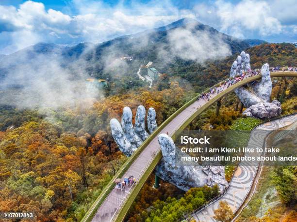 Chùa Linh Ứng Ở Bà Nà Hills Là Điểm Đến Yêu Thích Của Du Khách Hình ảnh Sẵn có - Tải xuống Hình ảnh Ngay bây giờ