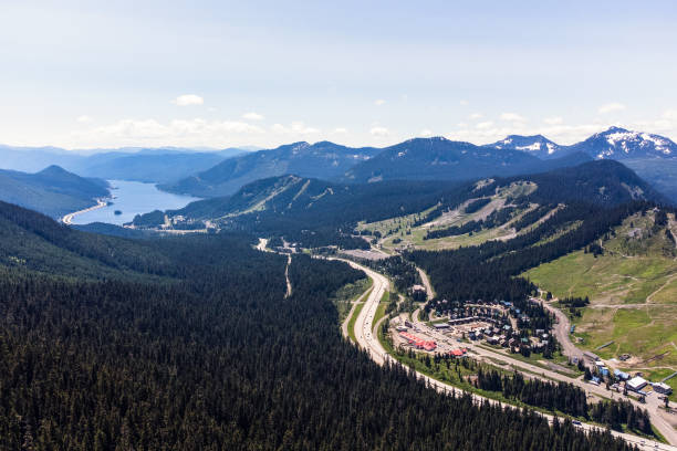 istock North Cascades, Washington, from Pacific Crest Trail (PCT) 1407031685