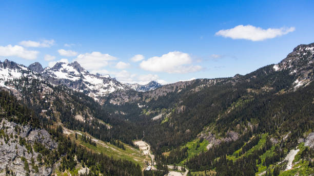 north cascades, washington, vom pacific crest trail (pct) - north cascades national park awe beauty in nature cloud stock-fotos und bilder