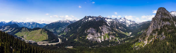 north cascades, waszyngton, z pacific crest trail (pct) - north cascades national park mountain above cascade range zdjęcia i obrazy z banku zdjęć