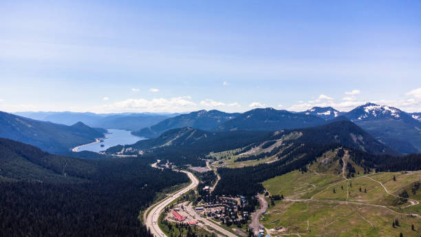 istock North Cascades, Washington, from Pacific Crest Trail (PCT) 1407032044