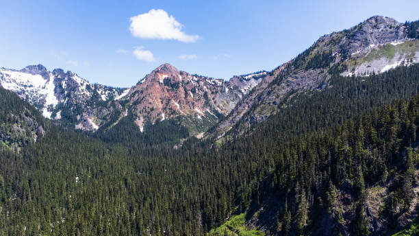 north cascades, washington, dal pacific crest trail (pct) - north cascades national park awe beauty in nature cloud foto e immagini stock