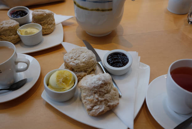 コーンウォールのコーニッシュクリームティー - cornish cream tea ストックフォトと画像