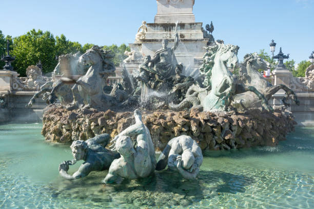 the fountain of the girondins in bordeaux - monument aux girondins imagens e fotografias de stock