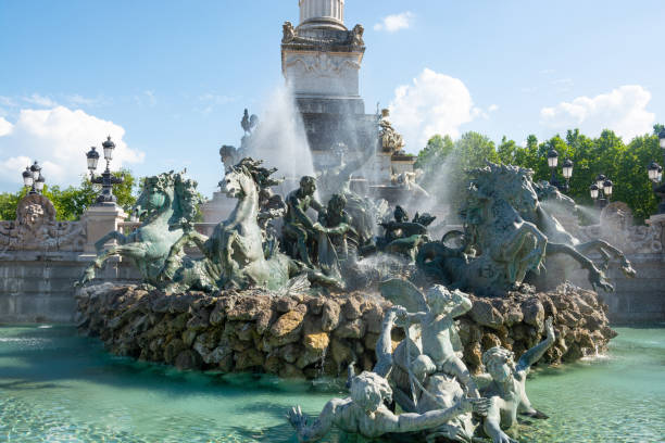 the fountain of the girondins in bordeaux - monument aux girondins imagens e fotografias de stock