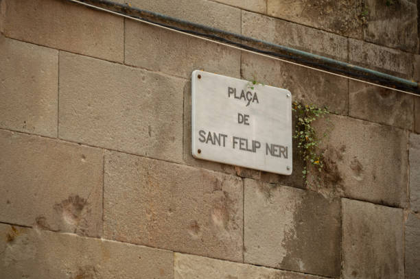 istock Sant Felip Neri square sign 1407141510