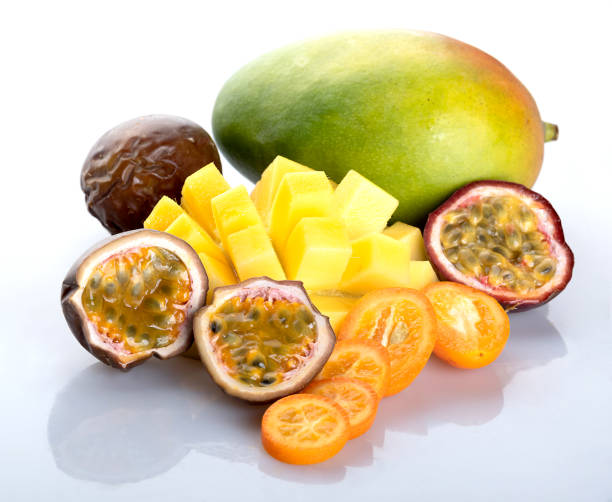 owoców tropikalnych na białym tle - pineapple sour taste full tropical climate zdjęcia i obrazy z banku zdjęć