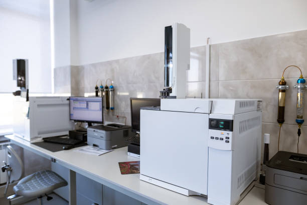 The gas chromatograph system with head space sampler. The system provides reliable capabilities for small or medium labs. Laboratory equipment for product quality control at the food production plant. el sistema de cromatógrafo de gases con muestreador de espacio de cabeza. el sistema proporciona capacidades confiables para laboratorios pequeños o medianos. equipos de laboratorio para el control de calidad de productos en la planta de producción de a
