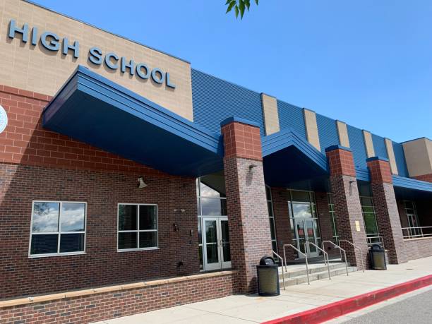 istock High School entrance 1407195992