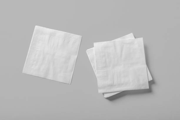 espacio de copia de maqueta de pila de servilletas de papel para su logotipo o diseño gráfico - servilleta fotografías e imágenes de stock