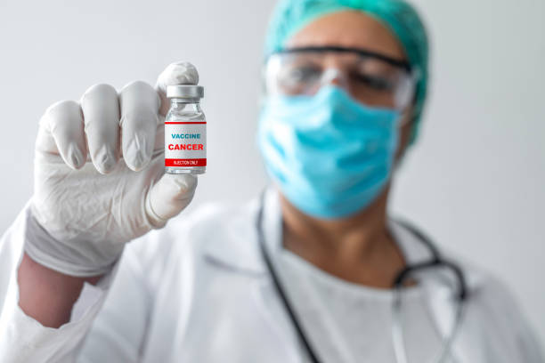 флакон с противораковой вакциной - patient pill medicine and science container стоковые фото и изображения