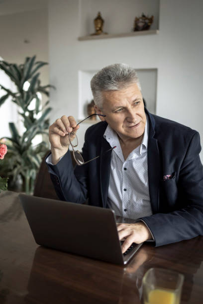 istock I need to find a way to increase profits 1407285578