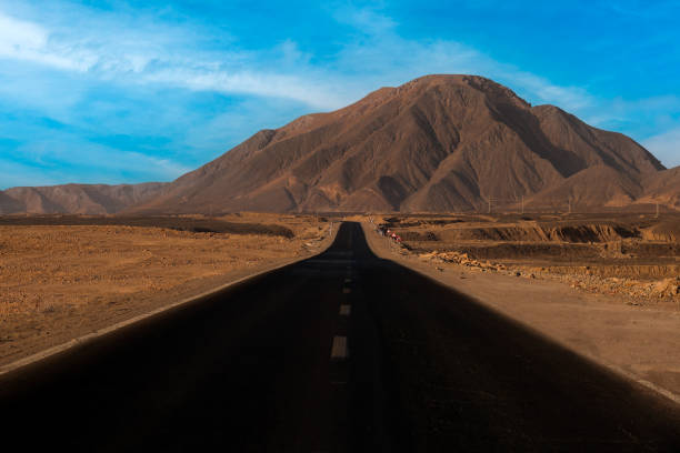 asphalt highway in red sea desert near marsa allam .egypt. travel concept. - safaga imagens e fotografias de stock