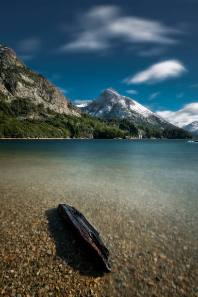 argentyna patagonia krajobraz - bariloche patagonia argentina lake zdjęcia i obrazy z banku zdjęć