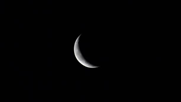 crescent moon close up - lagoon nebula imagens e fotografias de stock