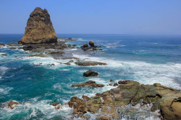 istock Shark teeth rock among the harsh south coast waves 1407409229