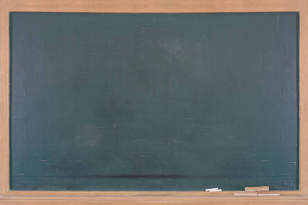녹색 칠판 배경, 분필과 칠판 지우개, 문질러 - blackboard chalk blank eraser 뉴스 사진 이미지