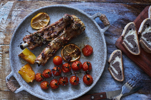 istock yummy roasted ribs and tomatoes 1407440861