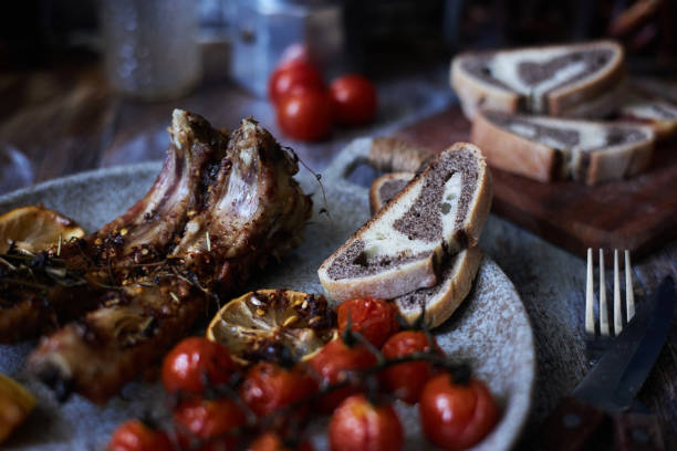 istock yummy roasted ribs and tomatoes 1407440891