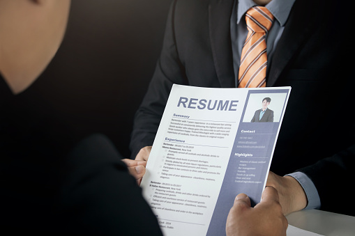 Applying for a job, filing a resume Experience, candidates stand the document with the company hr to get elected to work.