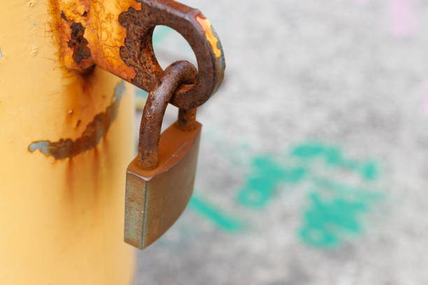 istock A padlock on a metal bollard 1407487762