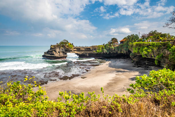 バリ島のタナロットに近い美しい湾 - tanah lot close up bali indonesia ストックフォトと画像