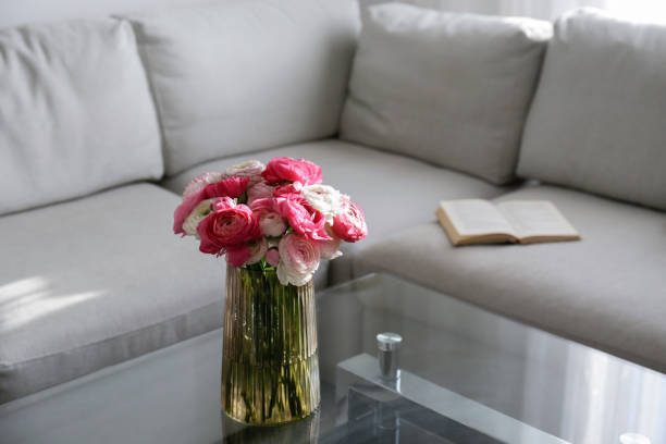istock Flowers in the interior 1407697424